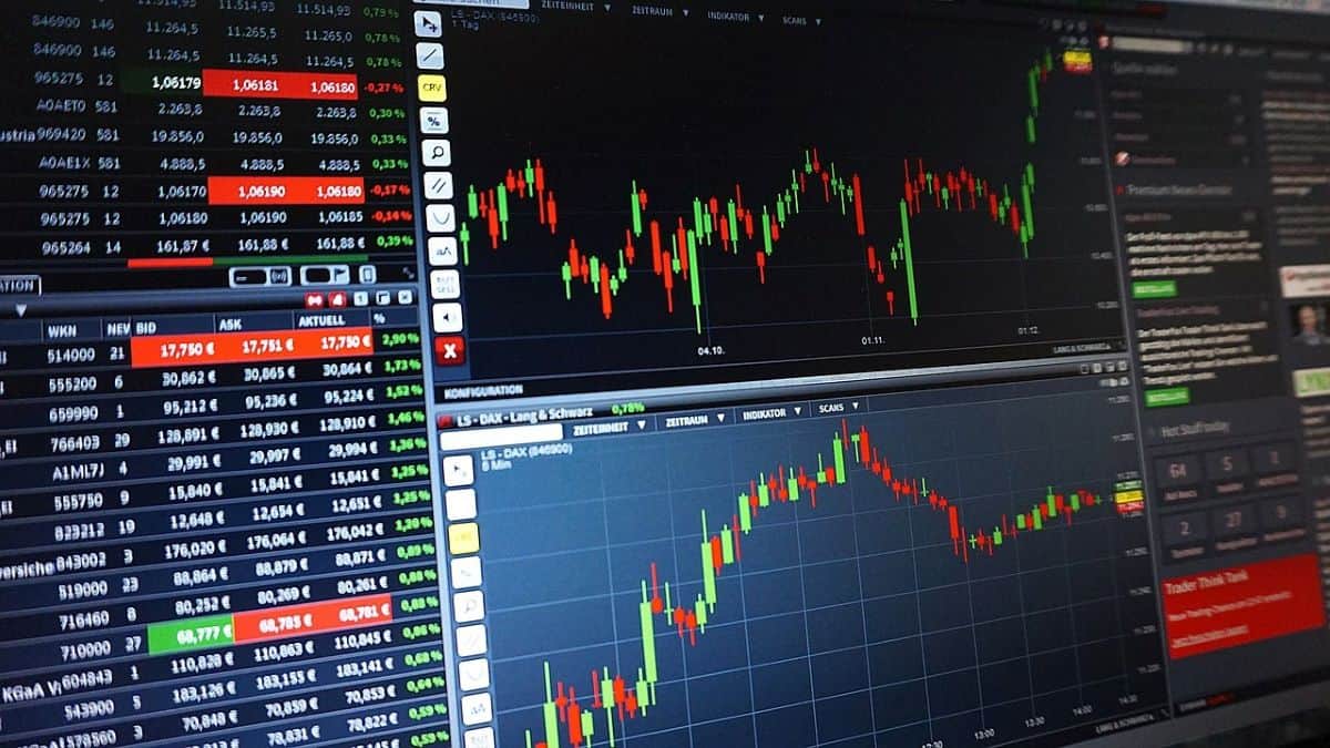 You Should Start Online Trading Instead Of Offline Trading